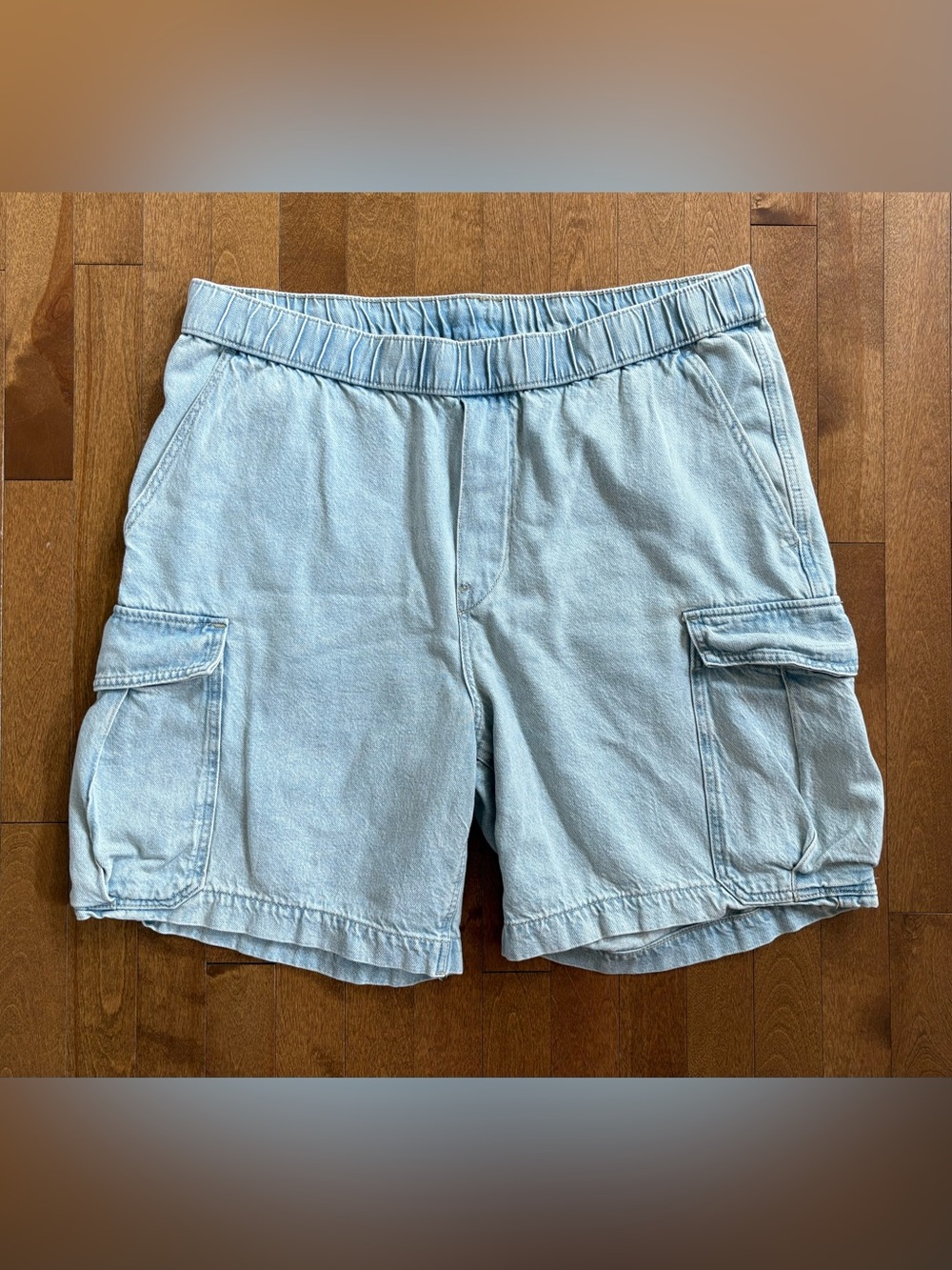 H&M Loose Fit Denim Cargo Shorts with Elastic Waistband — Size XL